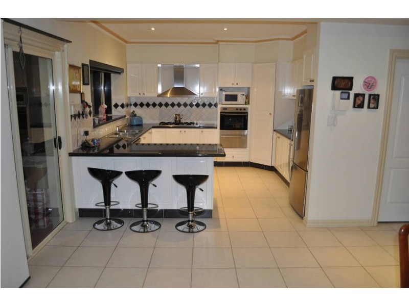 18 Maclaren Court, Greenvale VIC 3059