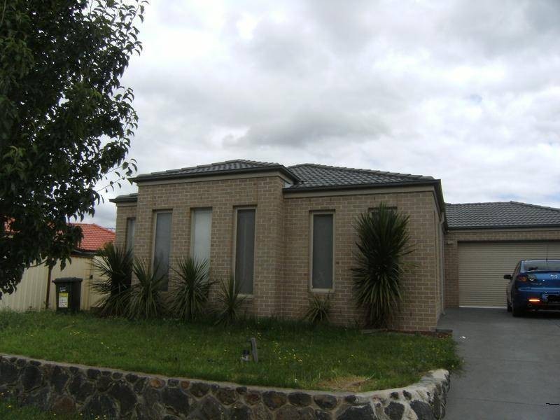 31 Tiffany Cres, Roxburgh Park VIC 3064