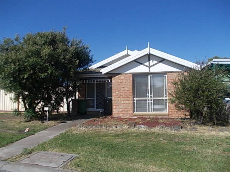 12 Benaud Close, Meadow Heights VIC 3048