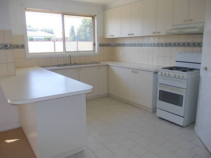 12 Benaud Close, Meadow Heights VIC 3048
