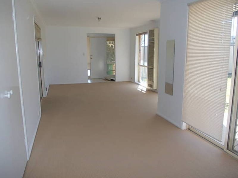 12 Benaud Close, Meadow Heights VIC 3048