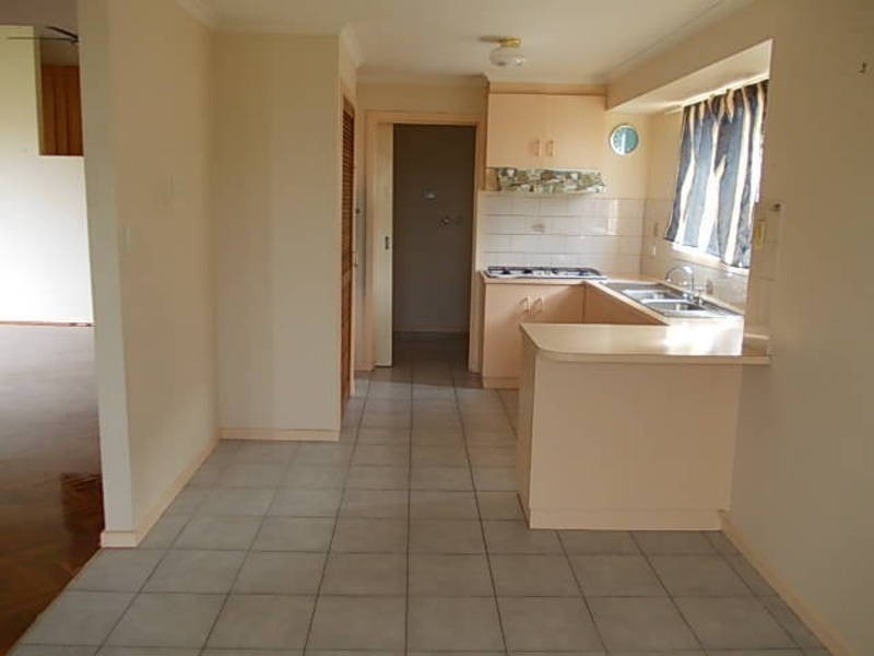 43 CASSINIA CRESCENT, Meadow Heights VIC 3048