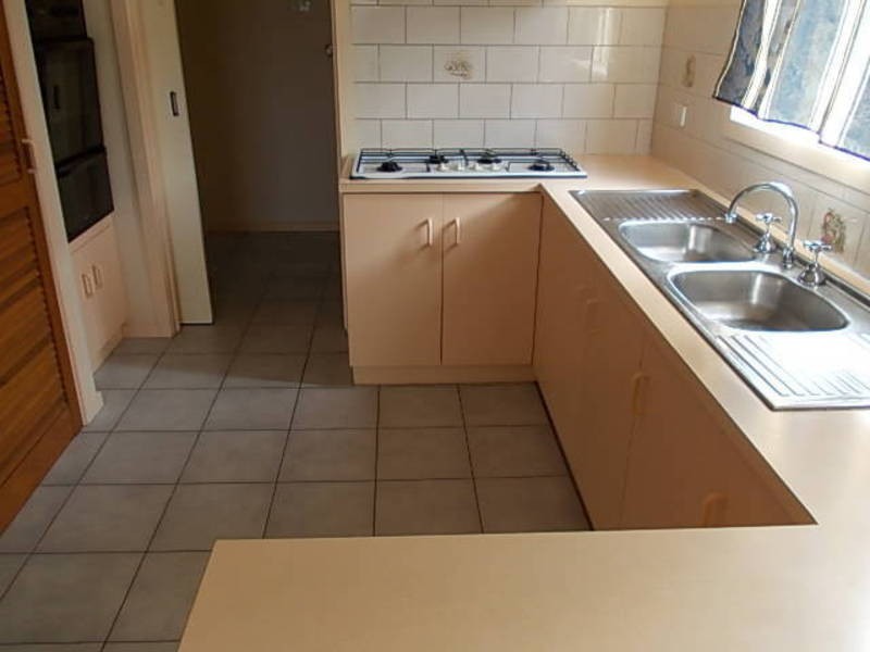 43 CASSINIA CRESCENT, Meadow Heights VIC 3048