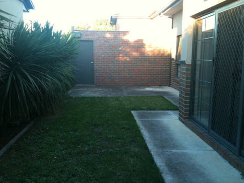 5A Neil Street, Hadfield VIC 3046