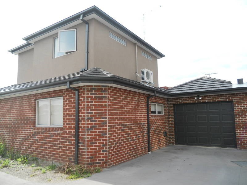 1/34  Hartington St, Glenroy VIC 3046