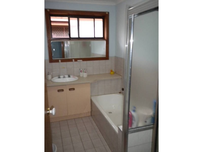 5 Knight Court, Meadow Heights VIC 3048