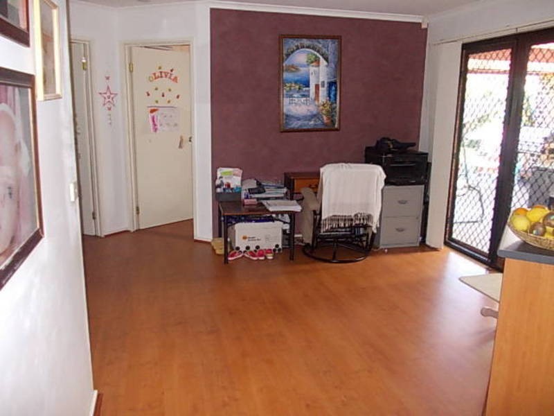 6 Athol Avenue, Roxburgh Park VIC 3064