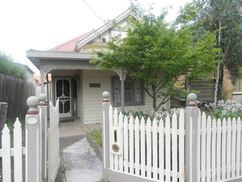 5 Chambers St, Coburg VIC 3058