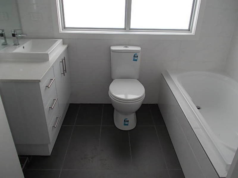 1/70 Hubert Avenue, Glenroy VIC 3046