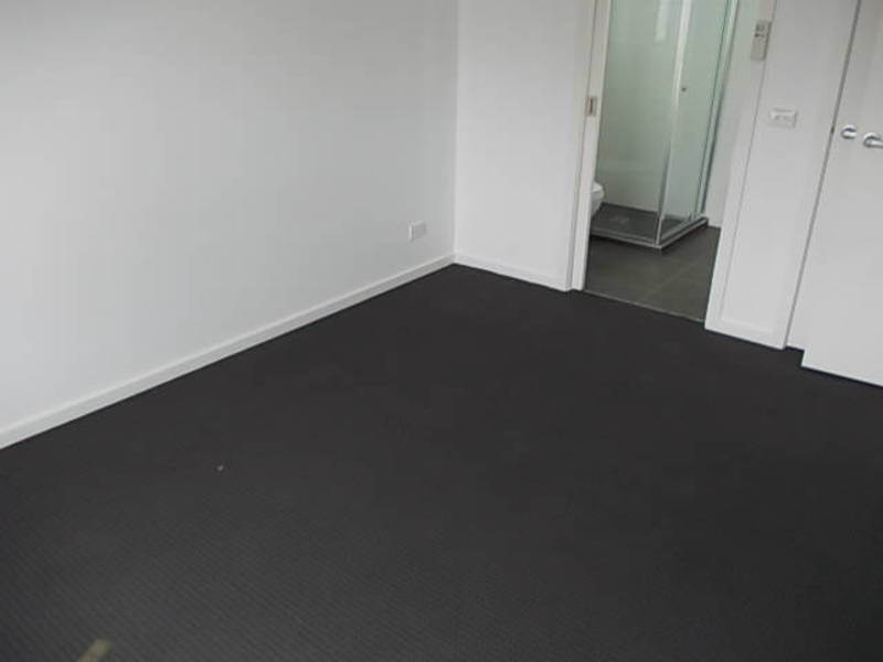 1/70 Hubert Avenue, Glenroy VIC 3046