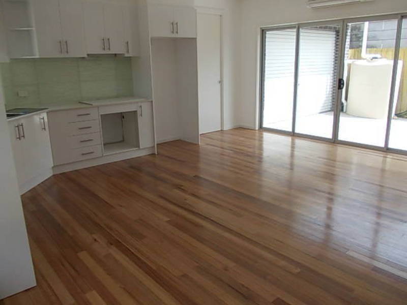 2/70 Hubert Avenue, Glenroy VIC 3046