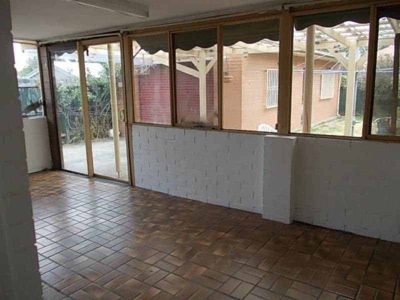 17 Kilmore Crescent, Dallas VIC 3047