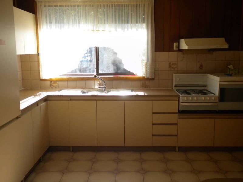 8 DALEY STREET, Glenroy VIC 3046