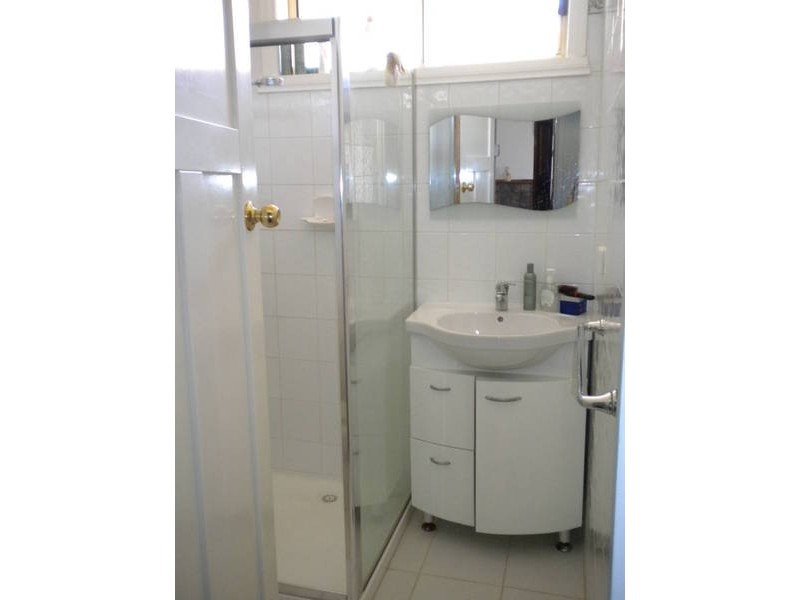 8 DALEY STREET, Glenroy VIC 3046