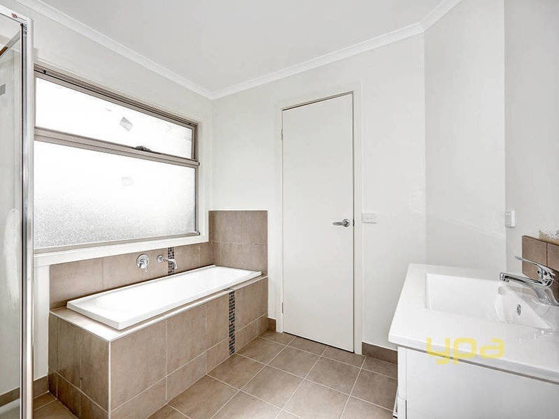 2/67 Hubert Avenue, Glenroy VIC 3046