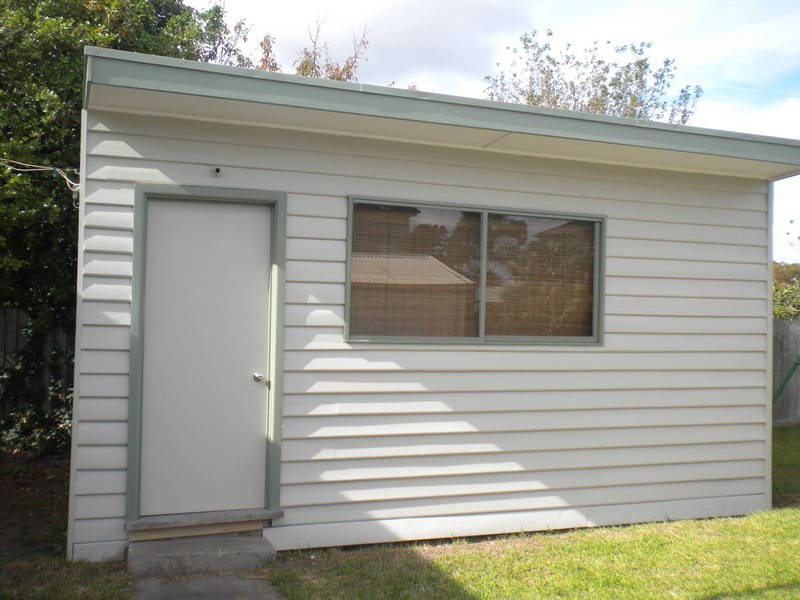 15 Gosford Crescent, Broadmeadows VIC 3047