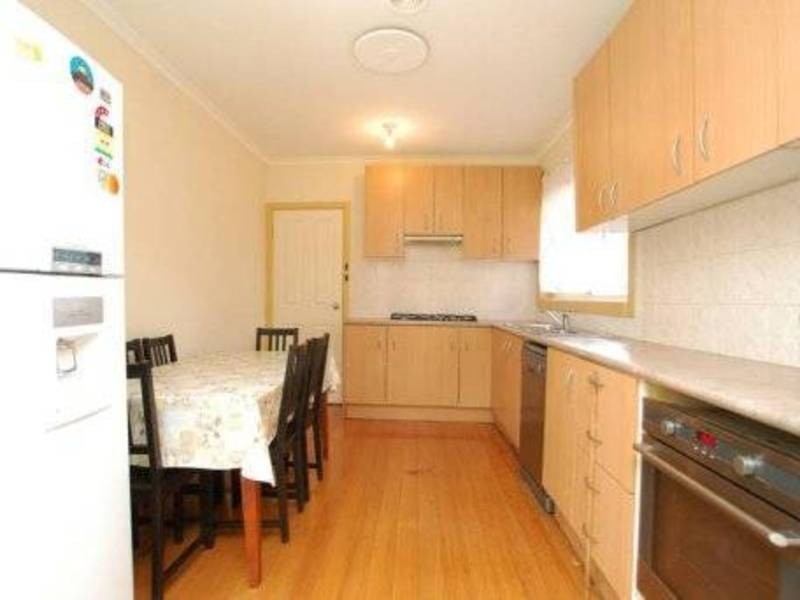 75 Leonard Avenue, Glenroy VIC 3046