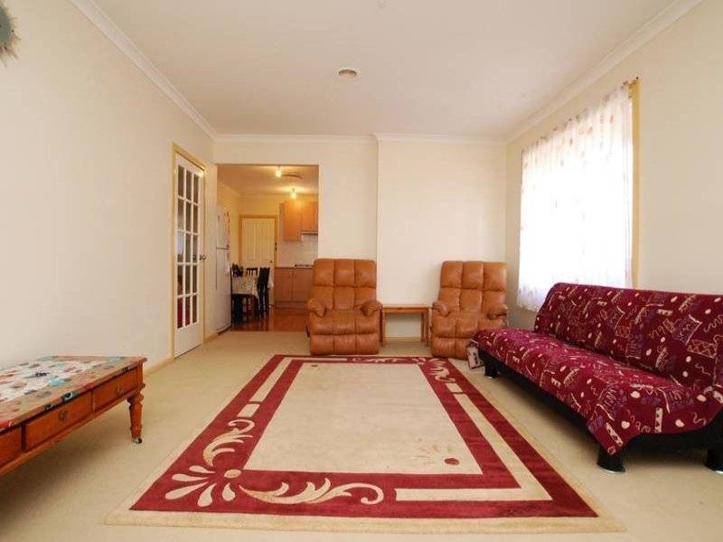 75 Leonard Avenue, Glenroy VIC 3046