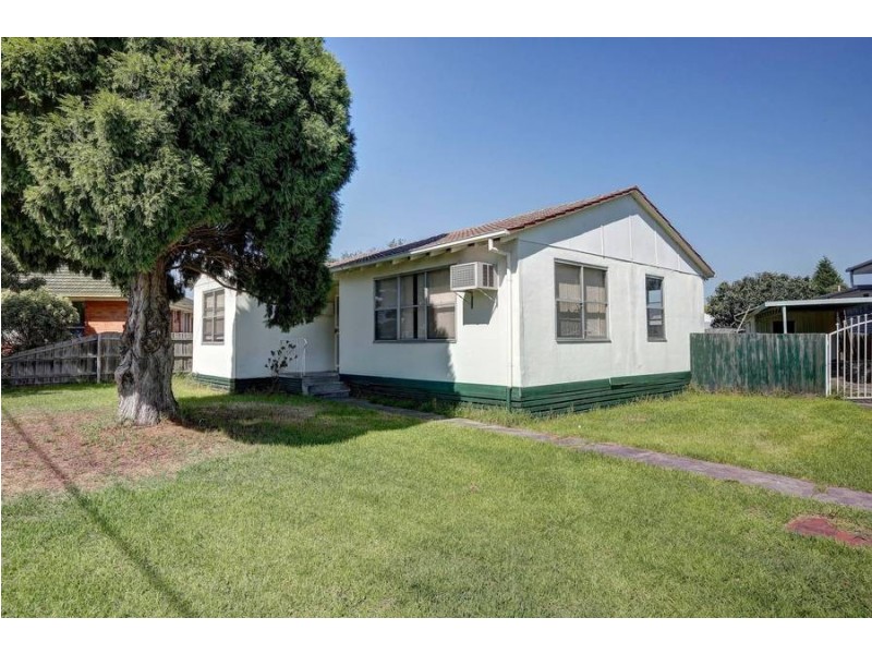 27 Hepburn st, Dallas VIC 3047