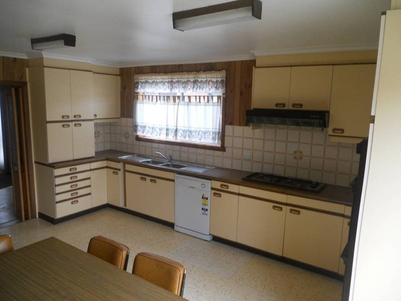 28 Landy Rd, Jacana VIC 3047