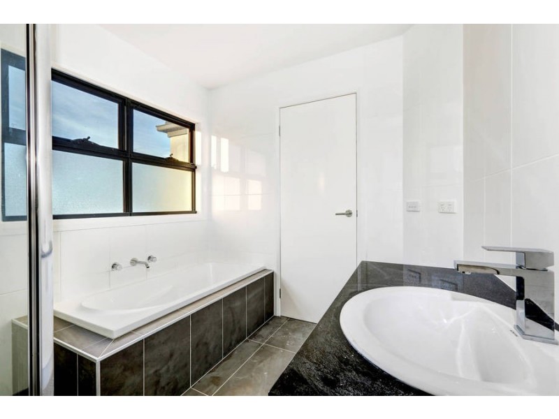 2/56 Lahinch St, Broadmeadows VIC 3047