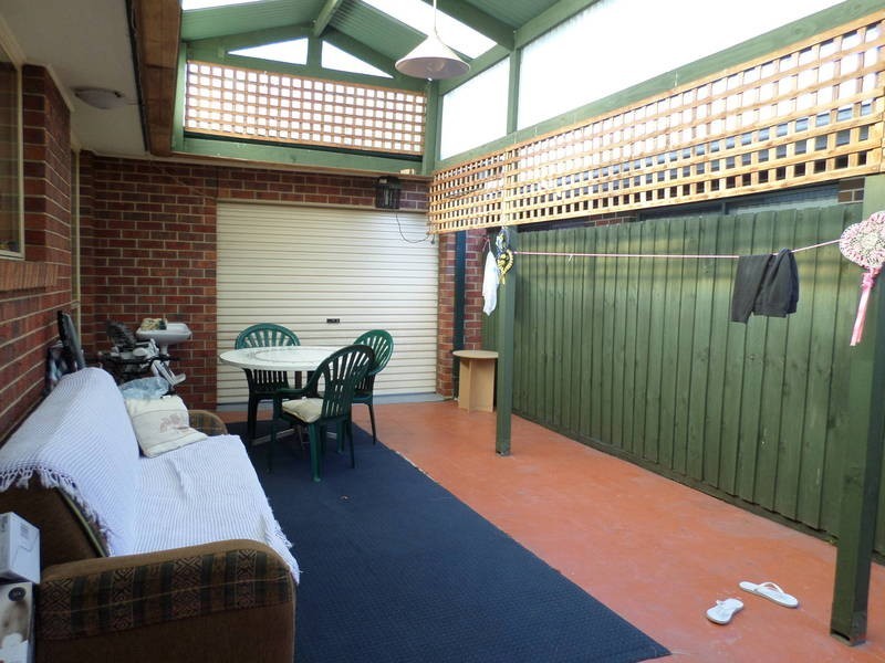 27 Wrigley Crescent, Roxburgh Park VIC 3064