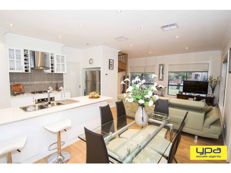 1/32  Sutherland Street, Hadfield VIC 3046