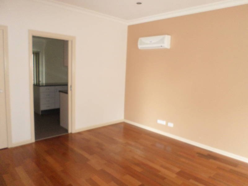 2/38-40 Gladstone Parade, Glenroy VIC 3046