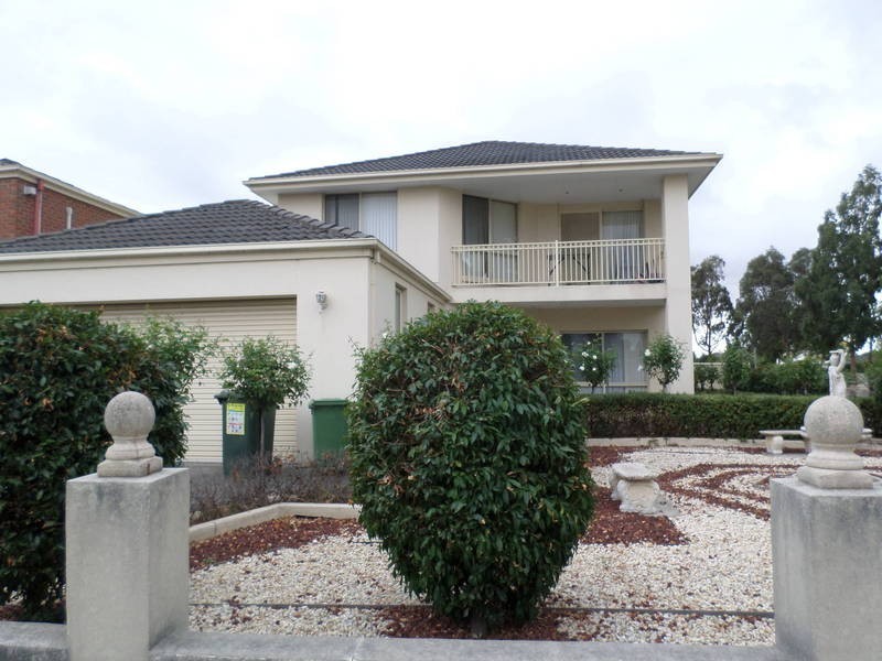2 Taplin Way, Roxburgh Park VIC 3064