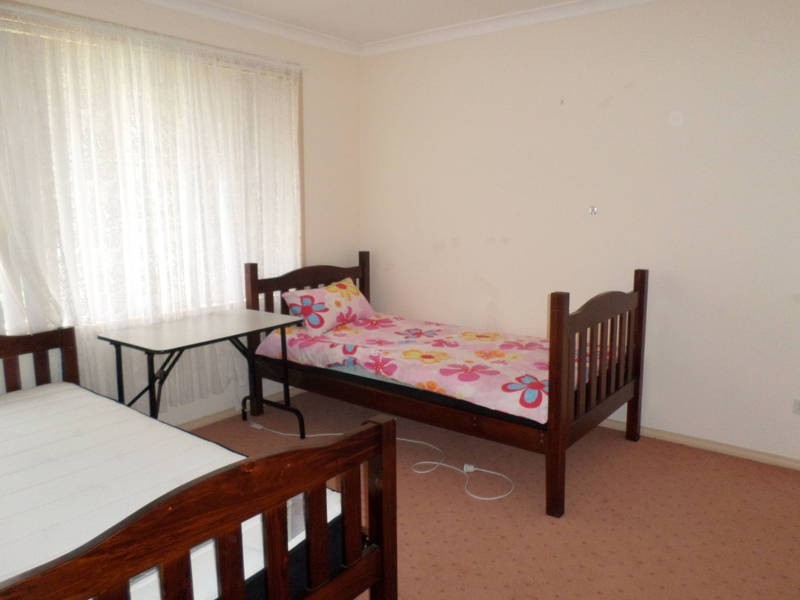 2 Taplin Way, Roxburgh Park VIC 3064