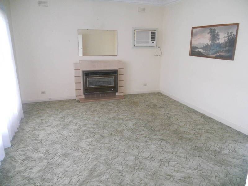 18 ANSELM GROVE, Glenroy VIC 3046