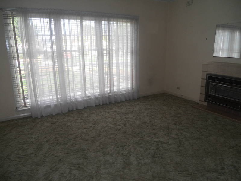 18 ANSELM GROVE, Glenroy VIC 3046