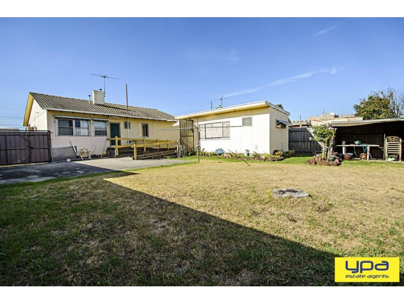 17 APOLLO CRESCENT, Dallas VIC 3047