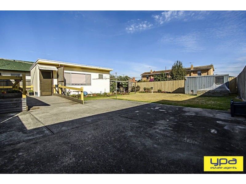 17 APOLLO CRESCENT, Dallas VIC 3047