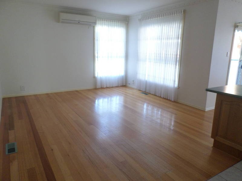 25 Benaroon Drive, Lalor VIC 3075