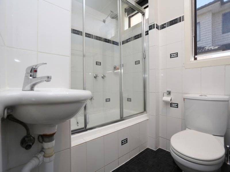 64 Leonard St, Glenroy VIC 3046