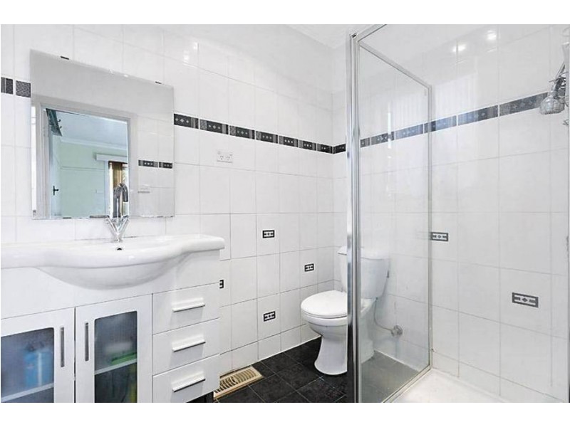 64 Leonard St, Glenroy VIC 3046