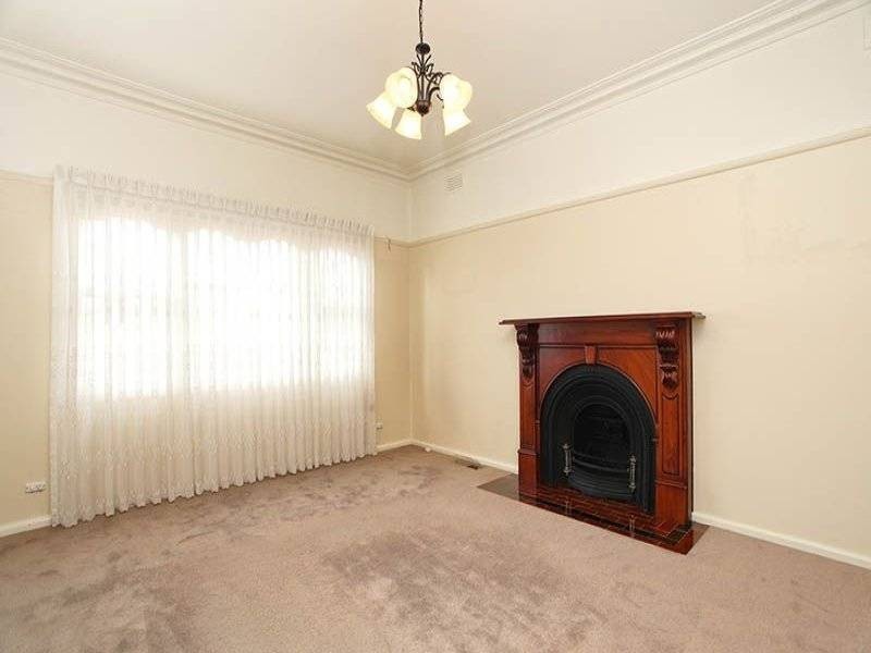 84 South Street, Hadfield VIC 3046