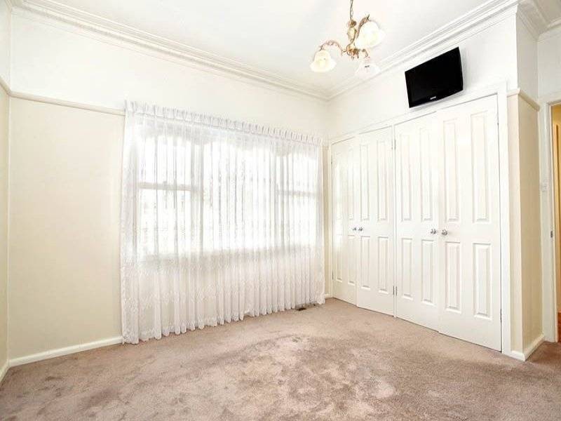 84 South Street, Hadfield VIC 3046