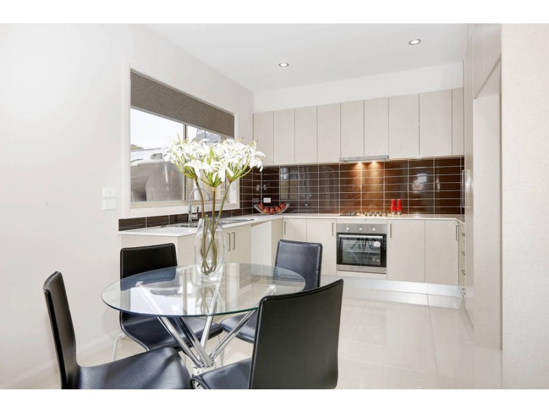 2/34 Kitchener Street, Broadmeadows VIC 3047