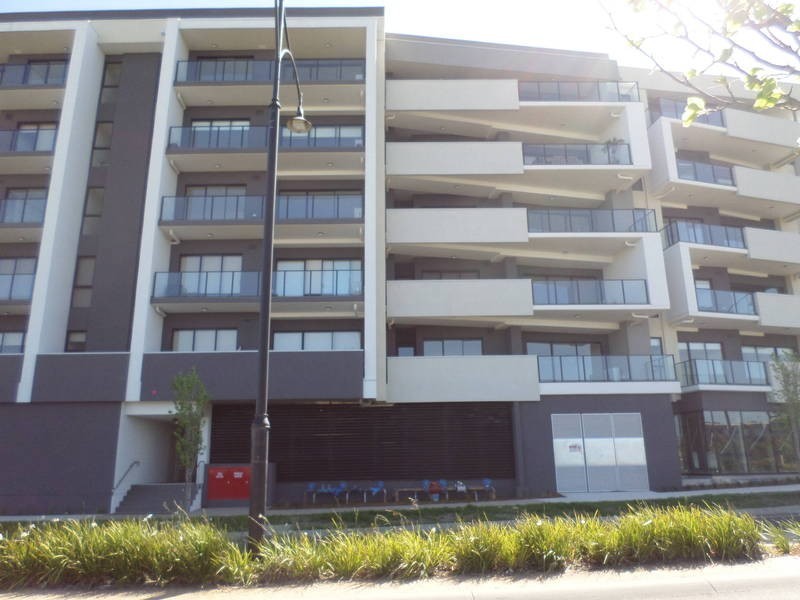 350/73 Crn Lake Street & Commercial Road, Caroline Springs VIC 3023