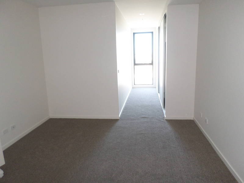 350/73 Crn Lake Street & Commercial Road, Caroline Springs VIC 3023