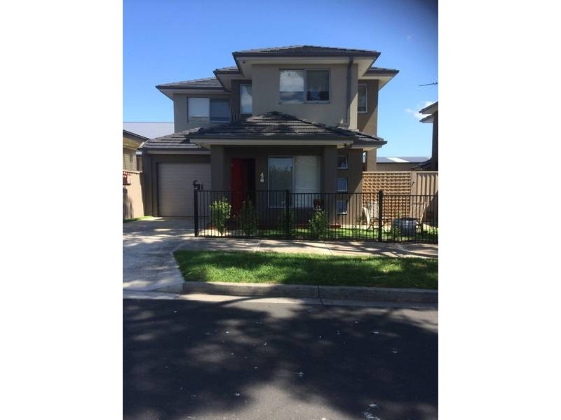 4 GERVASE AVENUE, Glenroy VIC 3046