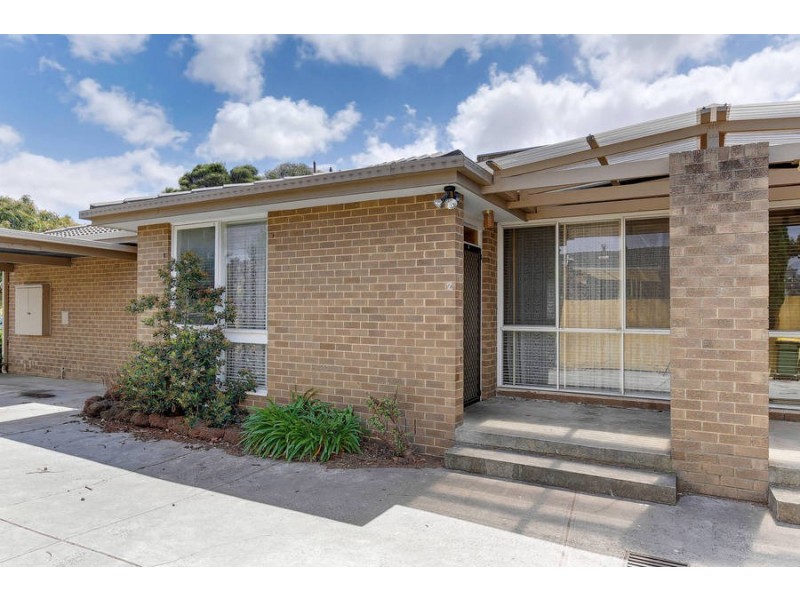 2/4 HYDE STREET, Hadfield VIC 3046