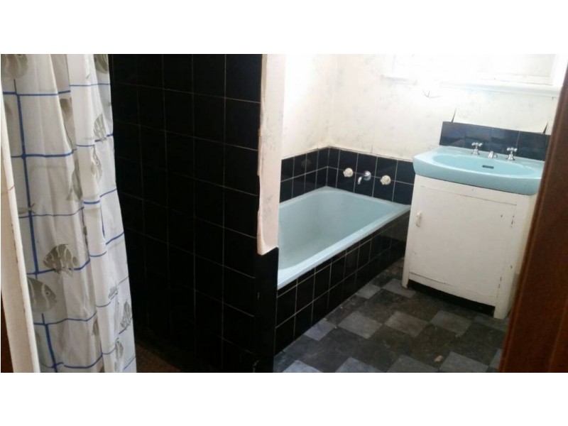 39 BELAIR AVENUE, Glenroy VIC 3046