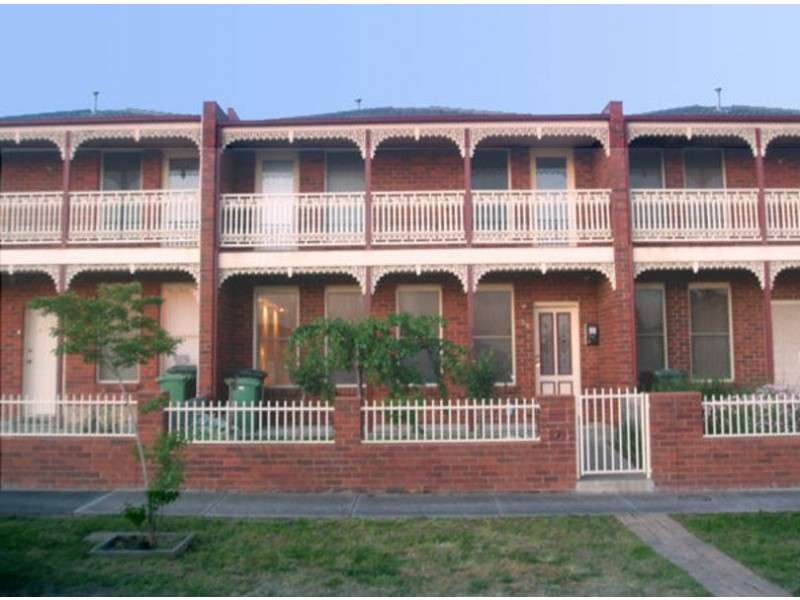 38 Athol Avenue, Roxburgh Park VIC 3064