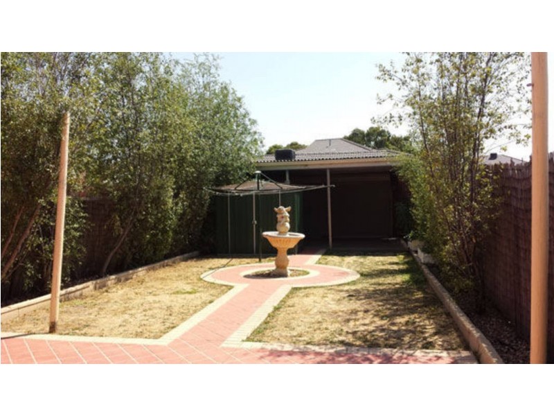 38 Athol Avenue, Roxburgh Park VIC 3064
