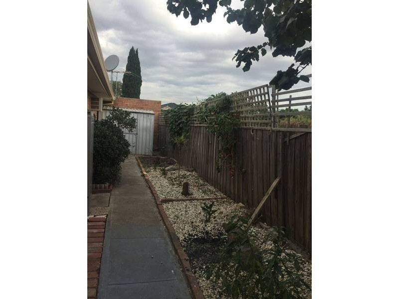 3/2 North Road, Avondale Heights VIC 3034