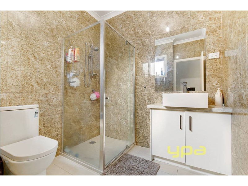 5/68 Wheatsheaf Road, Glenroy VIC 3046