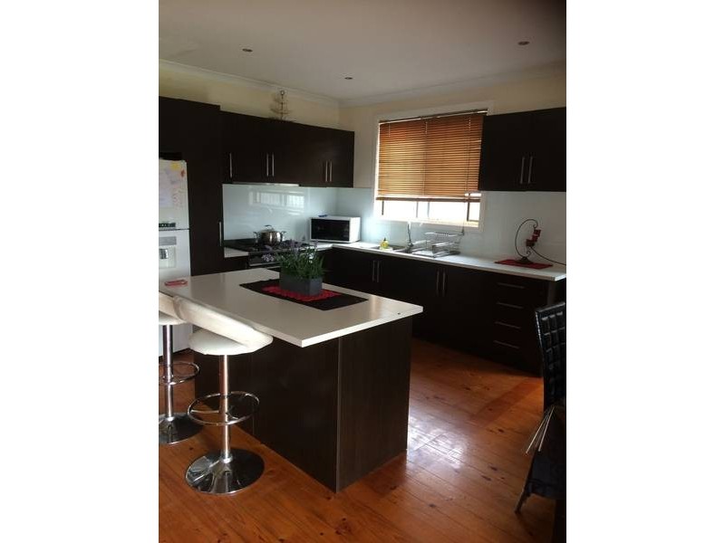 4 EILEEN STREET, Hadfield VIC 3046